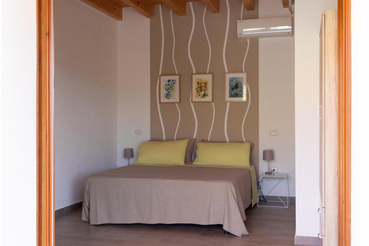 Sa Guardia De Ferricci Bed & Breakfast Solanas  Luaran gambar